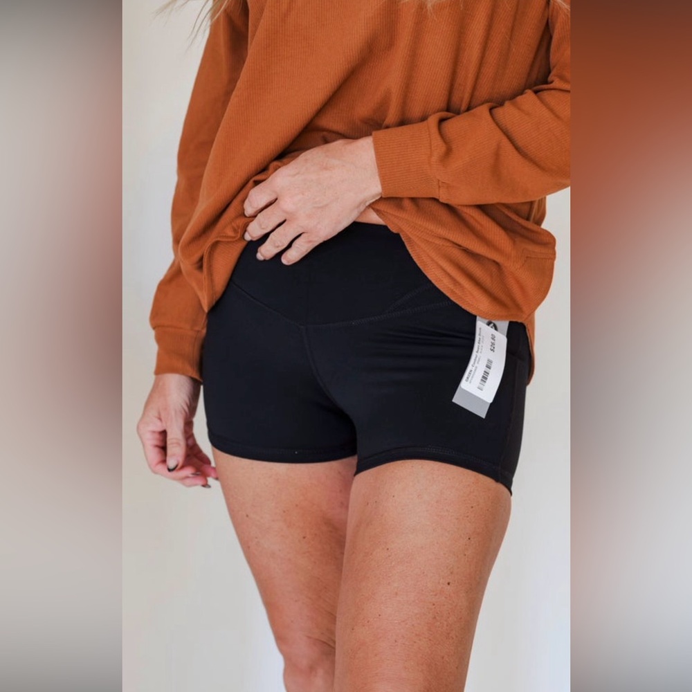 GREEN-Contour Seam Biker Shorts by Mono B
